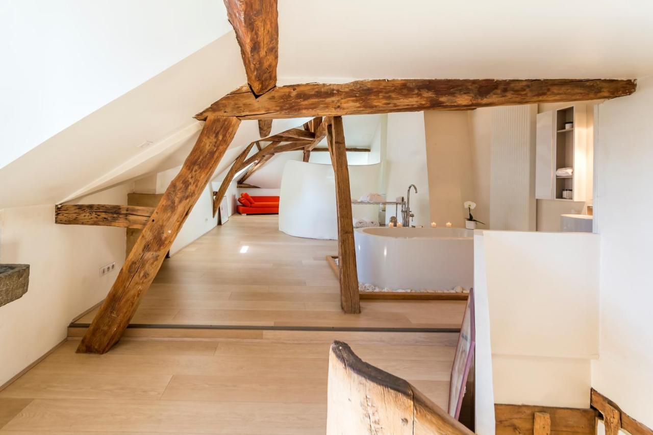 Suite Mana Ohana - Luxe Et Authenticite A 2 Pas De La Place Ducale Avec Parking Prive Charleville-Mezieres Exterior photo