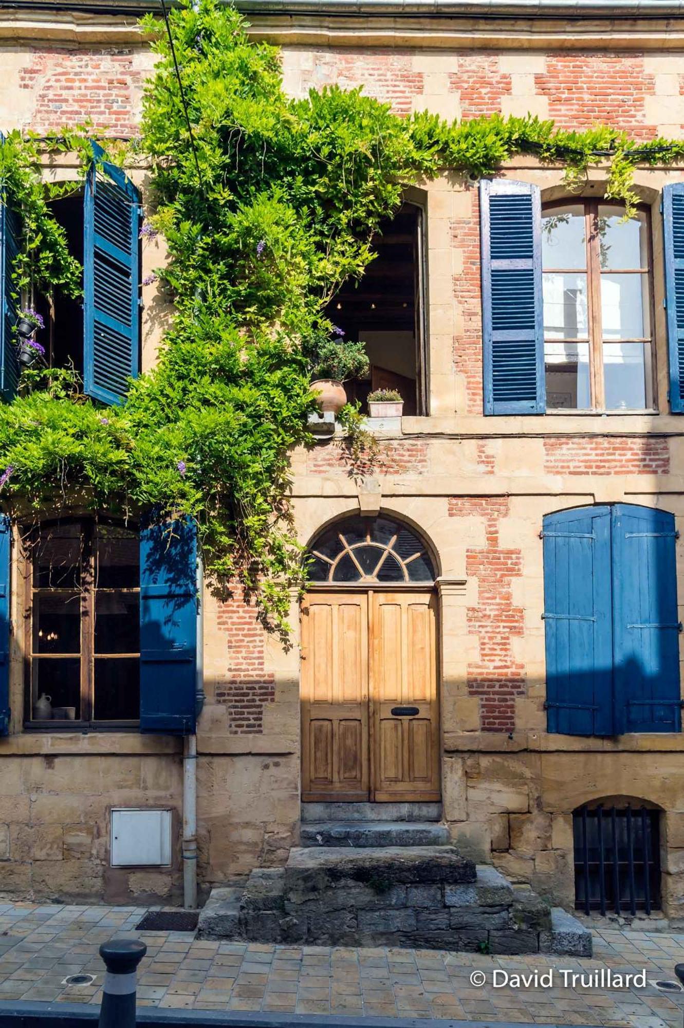 Suite Mana Ohana - Luxe Et Authenticite A 2 Pas De La Place Ducale Avec Parking Prive Charleville-Mezieres Exterior photo